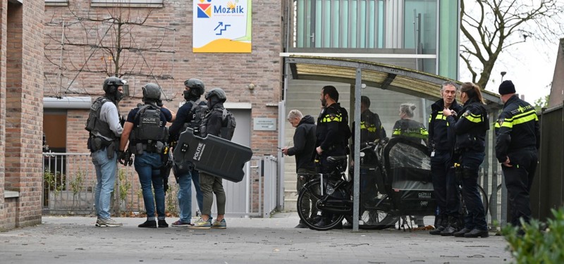 Politie staat bij basisschool in Oisterwijk