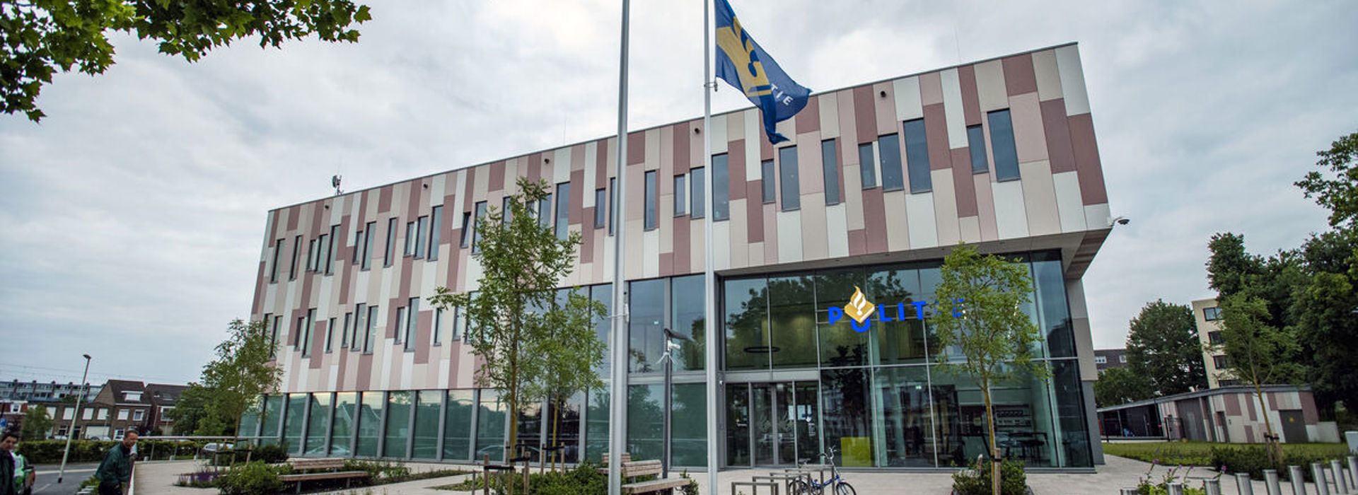 Gemeenschappelijke meldkamer Veiligheidsregio Midden en WestBrabant Gemeenschappelijke meldkamer Veiligheidsregio Midden en WestBrabant