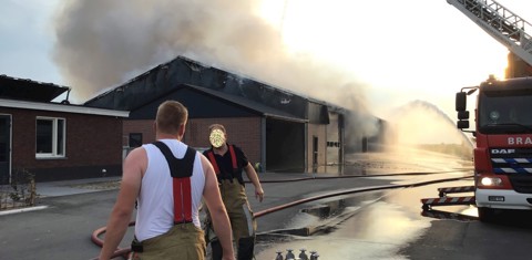 Brandweer blut loods in buitengebied Dussen