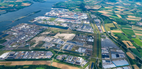 Luchtfoto Port of Moerdijk